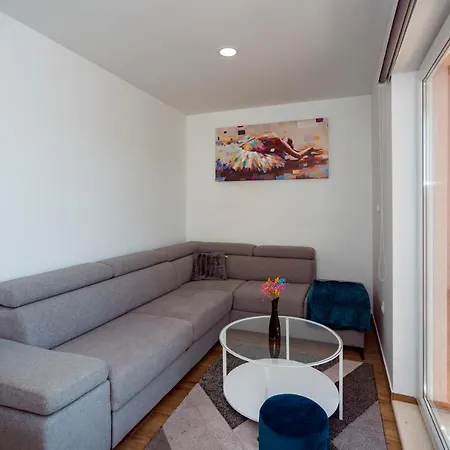Klara Apartment *