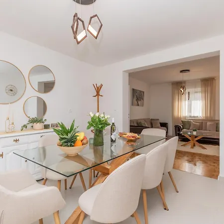 Klara Apartment